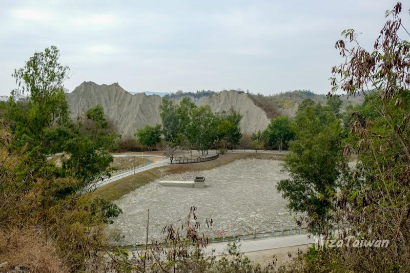 高雄月世界:探索荒涼之美,一起體驗這個獨特奇異地景的奧秘,揭開月世界的神秘風貌。