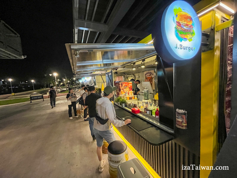 關渡碼頭貨櫃市集